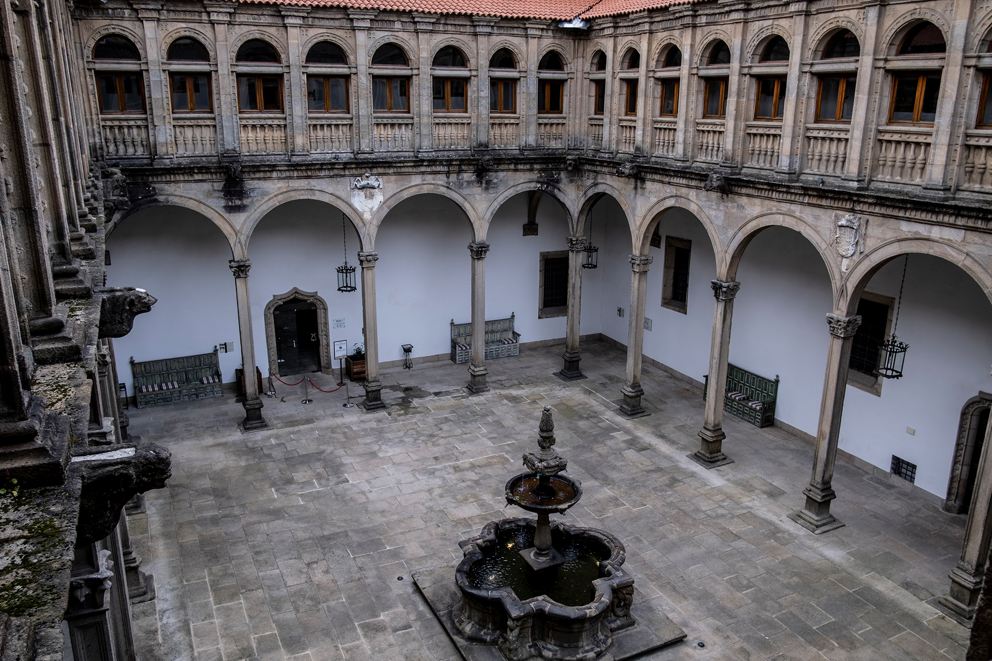 Uno de los claustros del Parador de Santiago