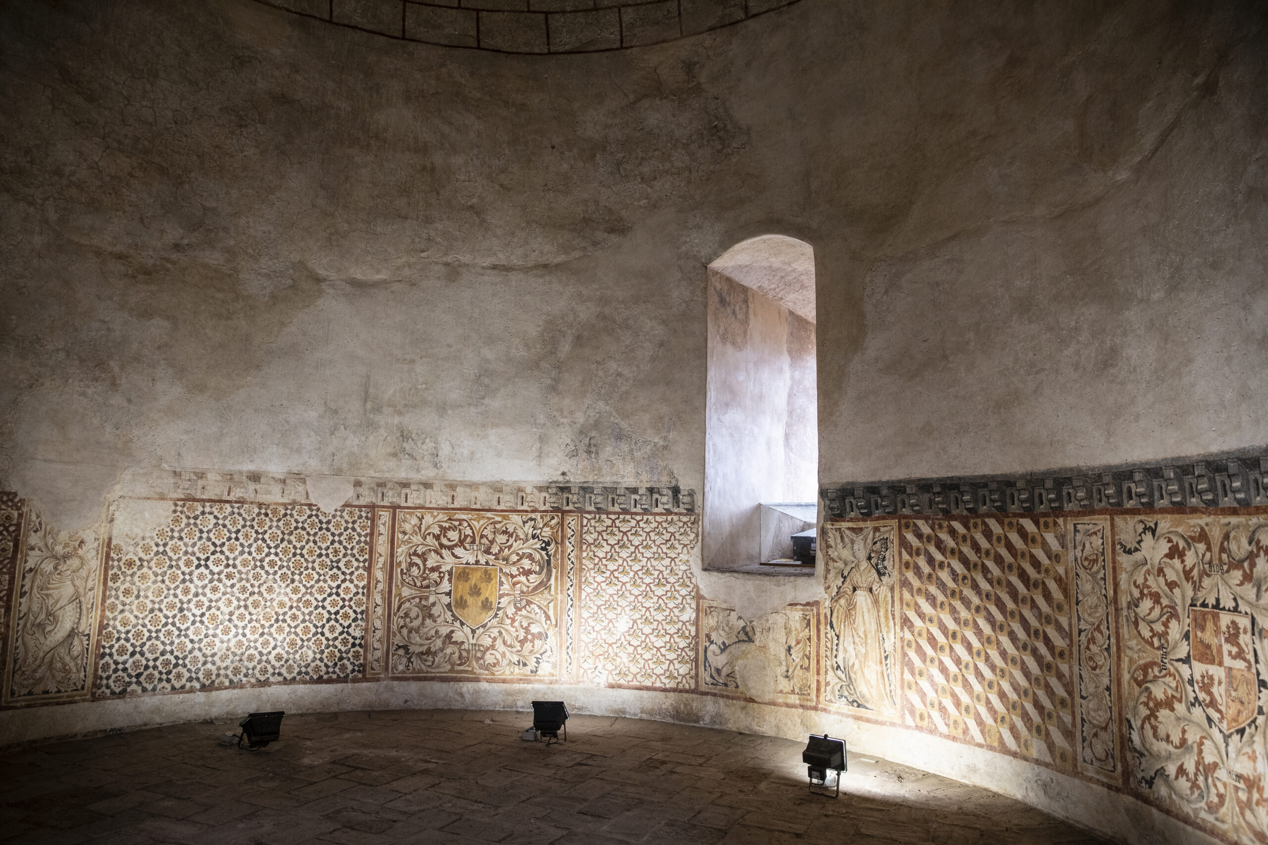 Murales en la Torre del Homenaje del Parador